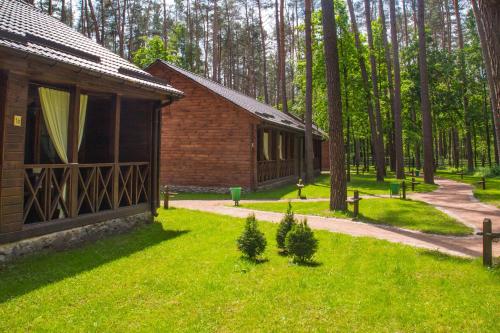 Κήπος έξω από το Chudodiyevo Park- Hotel