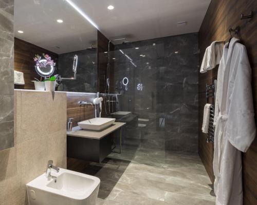 Koupelna v ubytování Hotel Continental
