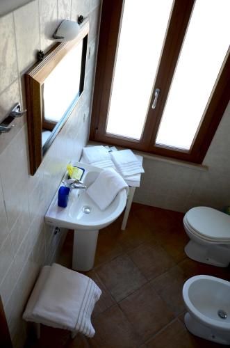 Bilik mandi di 9 Muse Bed and Breakfast