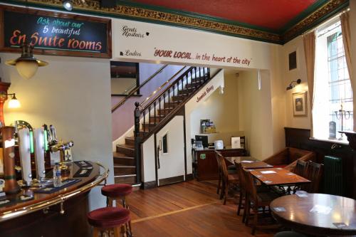 The Bulls Head Hotel Image