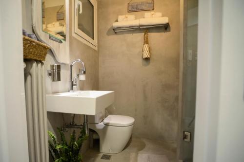 Your "Home Away from Home" in Acropolis
