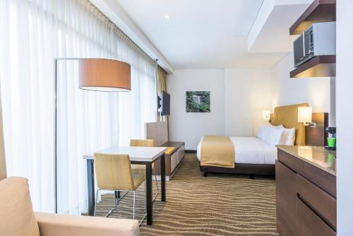 ボゴタにあるHoliday Inn Express & Suites Bogota Zona Financiera, an IHG Hotelのギャラリーの写真