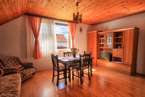 Gallery image of Apartman Josipa in Drežnik Grad