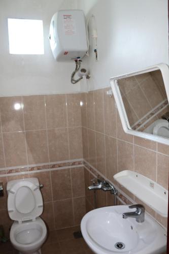 Phòng tắm tại Dalat Happy Hostel