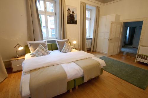 سرير أو أسرّة في غرفة في Hotel Sudpfanne