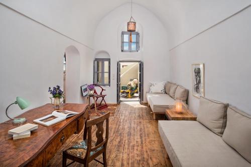 Gallery image of Aerie House in Oia