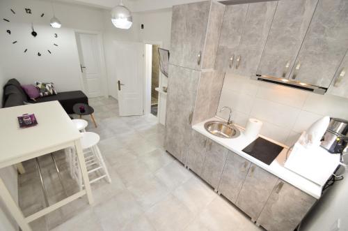 Bay View Apartmentsにあるキッチンまたは簡易キッチン
