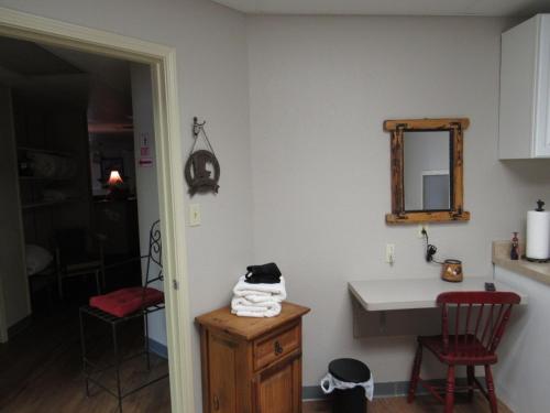 Gallery image of A Place to Stay Rooms in Bandera