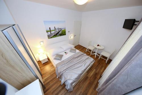 Apartments Maruna Self check-in