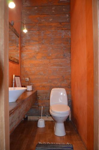 Ένα μπάνιο στο Arens rent Kohtu 2A Apartment