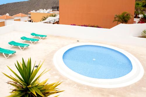 Sunset View And Pool In Paradise