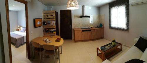 Kuchyň nebo kuchyňský kout v ubytování Apartaments Els Temporers