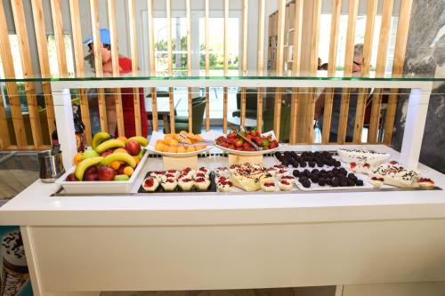 Makanan di atau berdekatan hotel