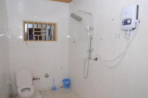 Kylpyhuone majoituspaikassa Keva Guest House