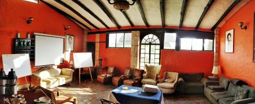 Ruang duduk di Posada Cafe La Huerta