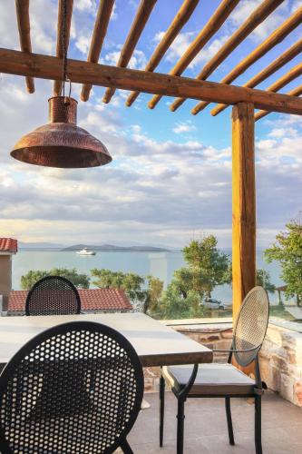 Gallery image of By the sea luxury suites in Limenas