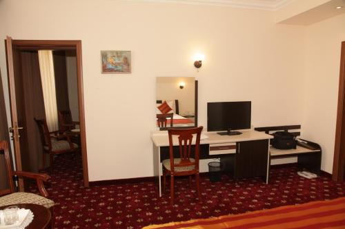Artsakh Hotelにあるテレビまたはエンターテインメントセンター