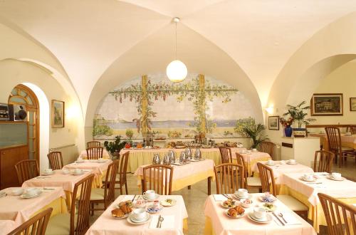 Restaurace v ubytování Hotel Marconi
