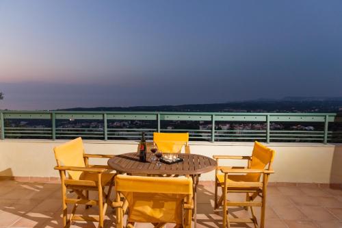 Balkoni atau teres di Alkistis Villa