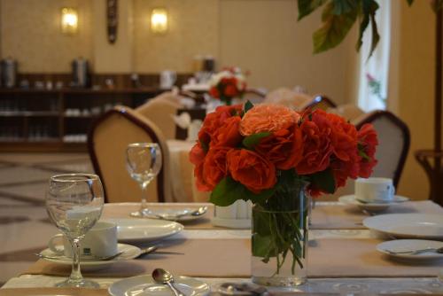 En restaurang eller annat matställe på Artsakh Hotel