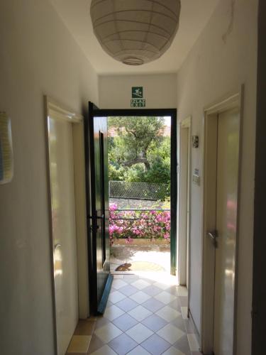 Φωτογραφία από το άλμπουμ του Holiday House BugenVilla DTOSI σε Supetar