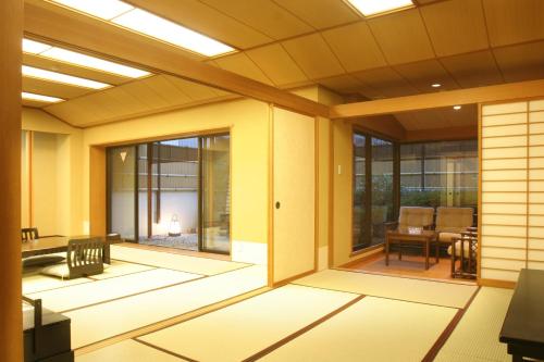 甲府市にあるホテル談露館のギャラリーの写真