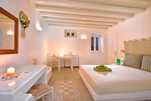 Gallery image of Mykonian Dianthus in Elia Beach