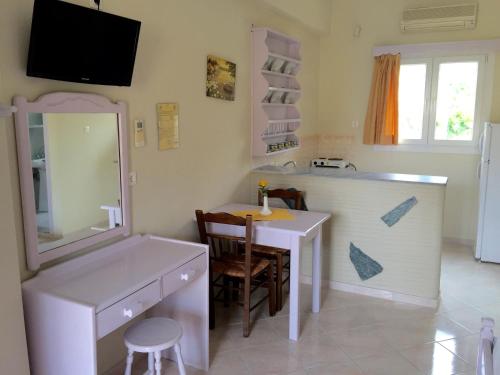 Gallery image of Kionia Apartments in Kionia