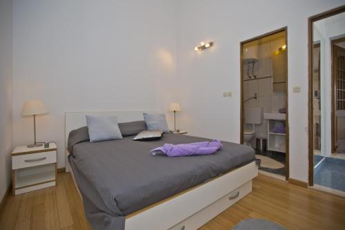 Sea view, modern & spacious apartment