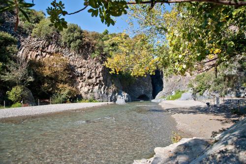 Gallery image of Glamping Alcantara in Motta Camastra