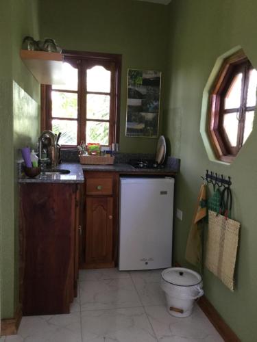Una cocina o cocineta en Fantastic views at Friends