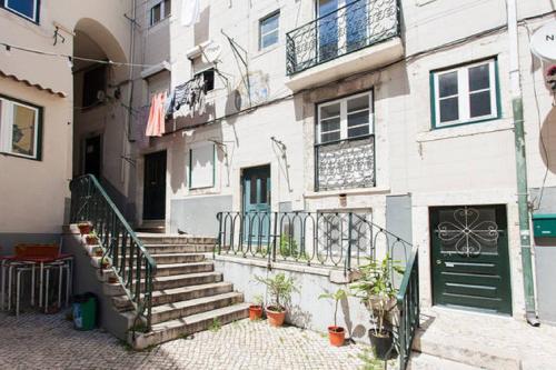 Alfama T1 Travel