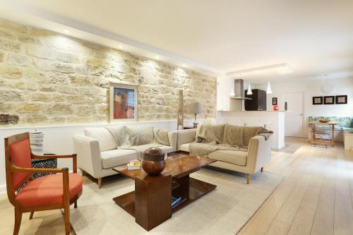 Apartment Terrasse Champs Elysées by Studio prestige