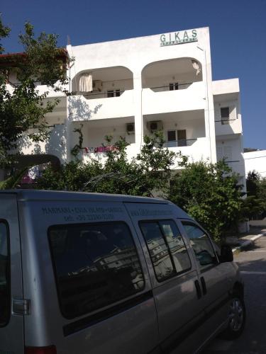 Gallery image of Gikas Apartments Triple Sea View B7 in Marmarion
