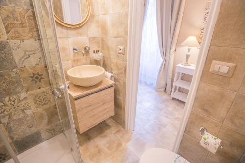 Un baño de Edonè Holiday Home