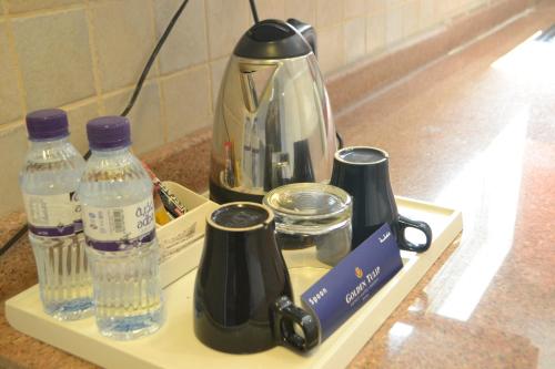 ゴールデン チューリップ アル コバールにあるコーヒーまたはお茶