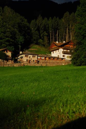 Gallery image of Albergo Garni' Laura in Baselga di Pinè
