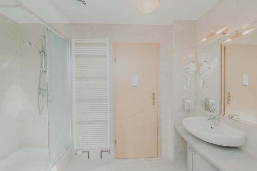 Bathroom sa Hotel Cesarski - Kaiserhof