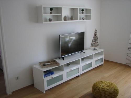 TV a/nebo společenská místnost v ubytování Sweet home