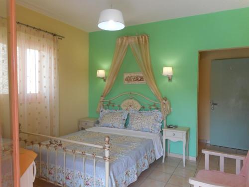 Ένα ή περισσότερα κρεβάτια σε δωμάτιο στο Pension Galazios Kolpos