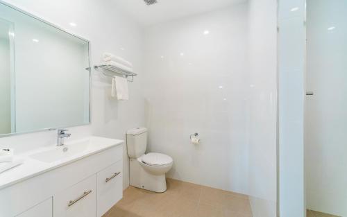 Ένα μπάνιο στο Moby Dick Waterfront Resort Motel
