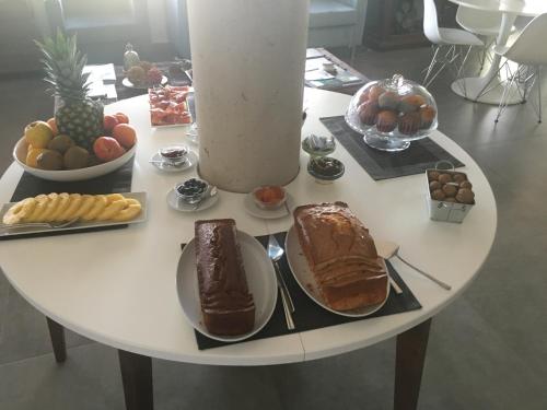 VillamielにあるEl Sosiegoの白いテーブル