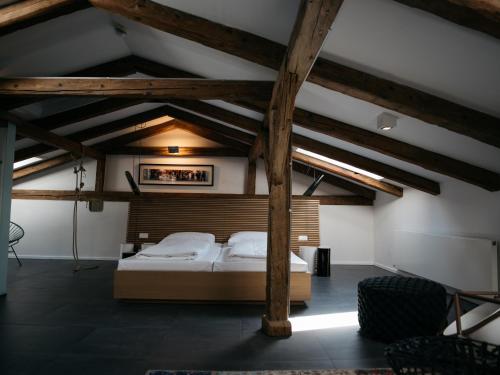 Posteľ alebo postele v izbe v ubytovaní artHotel Blaue Gans