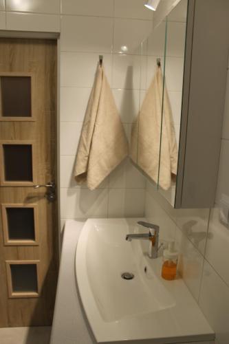 Kúpeľňa v ubytovaní Apartament Raz Dwa Trzy