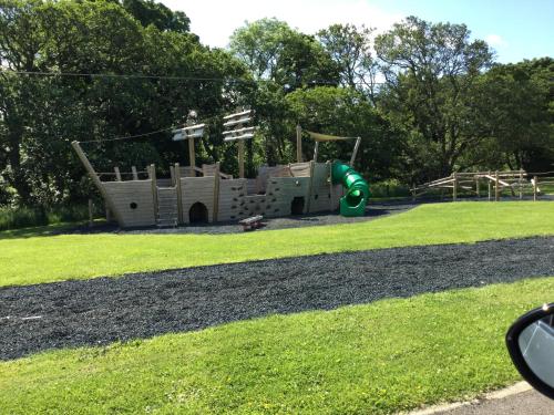 Bock Retreat Lodge 54 with Hot Tubにあるキッズエリア
