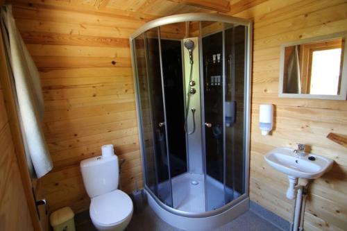A bathroom at Camping Noras