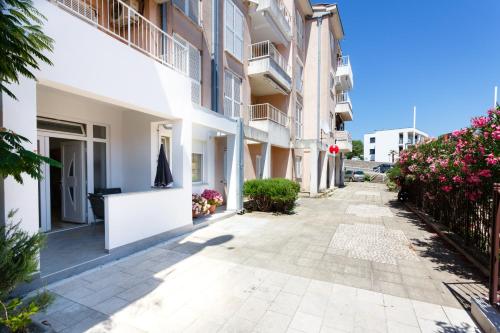 Zdjęcie z galerii obiektu Apartment Rosemary 24 w Krku