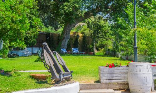 Jardín al aire libre en Baia D'Oro