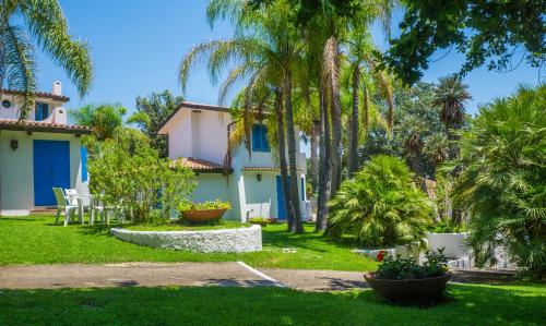 Jardín al aire libre en Baia D'Oro
