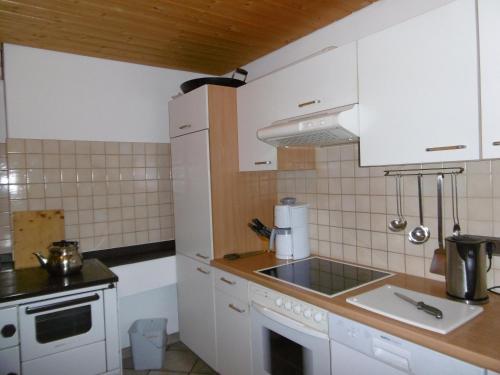 Dapur atau dapur kecil di Ferienhaus Römerhütte
